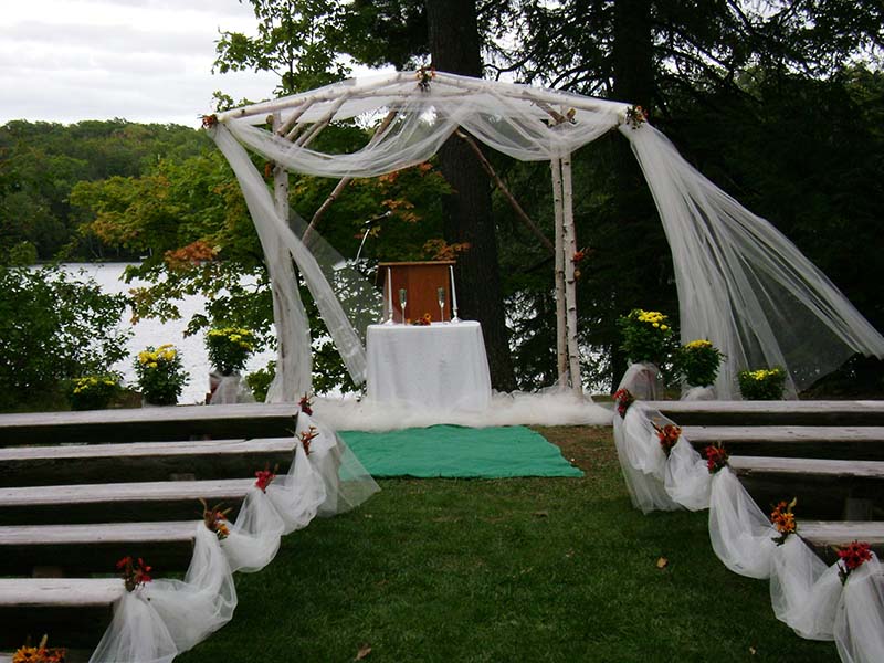 Enjoy a Wisconsin Northwoods Wedding Venue on Lake Namakagon