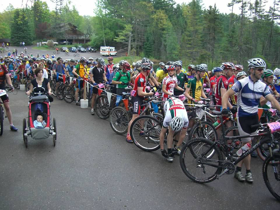 Cyclists lined up for bicycle race