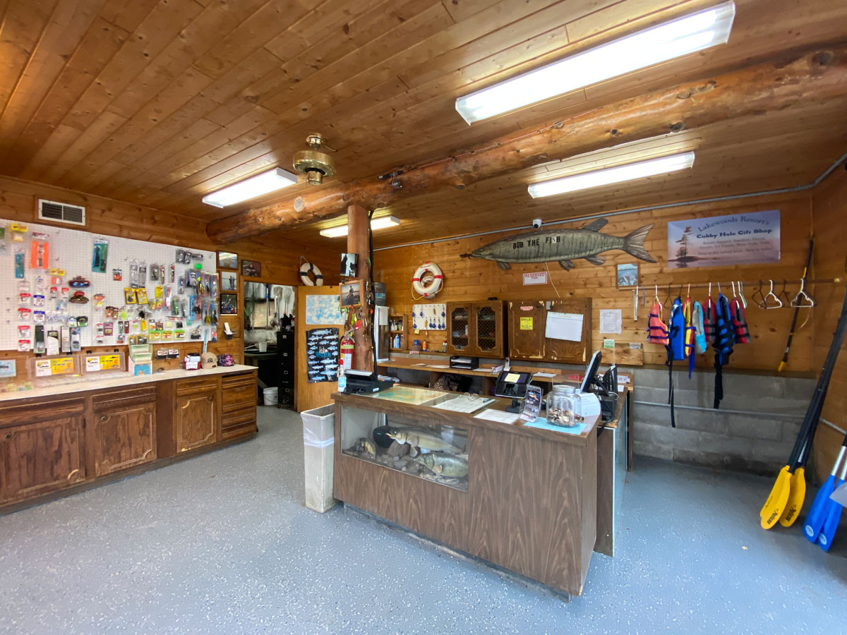 Lakewoods fishing gear store